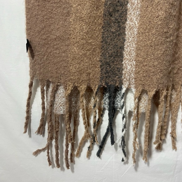SALE Chunky Knit Khakis Tan Plaid Scarf - Picture 8 of 10